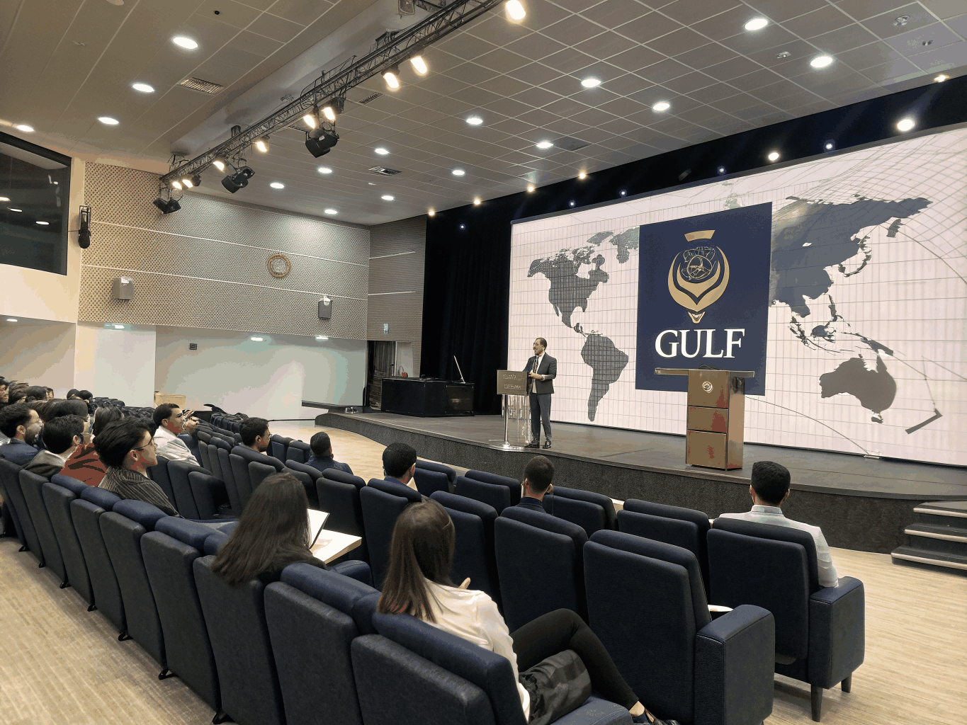 القطاع التعليمي والجامعات
